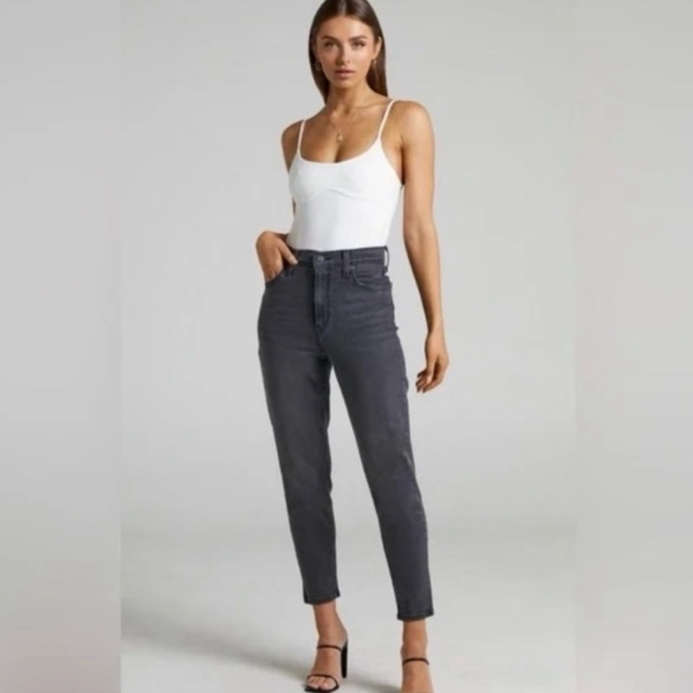 Levi’s Factory Faded Black Gray High Waisted Mom Jeans Women’s Size 29